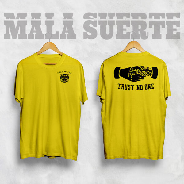 T shirt Trust no one
